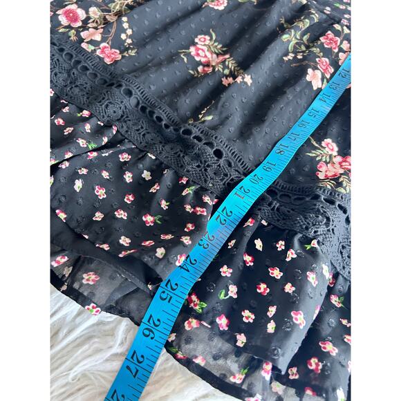 Anthropologie Maeve Steffy Bell-Sleeve Floral Chiffon Overlay Top Black SZ Small - Picture 12 of 13